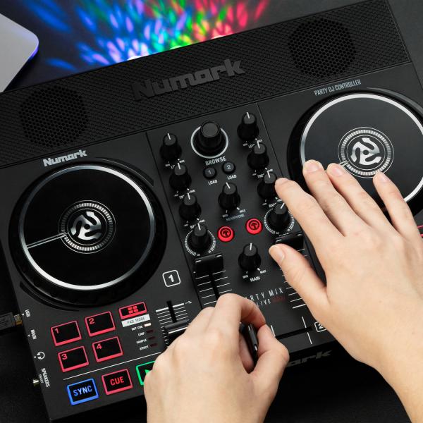NUMARK Party Mix Live DJ Controller Bundle, με Aκουστικά ZOOM ZHP1